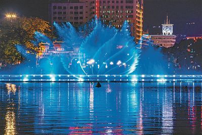 肇慶星湖牌坊音樂噴泉煥新重開，點亮城市夜經(jīng)濟(jì)